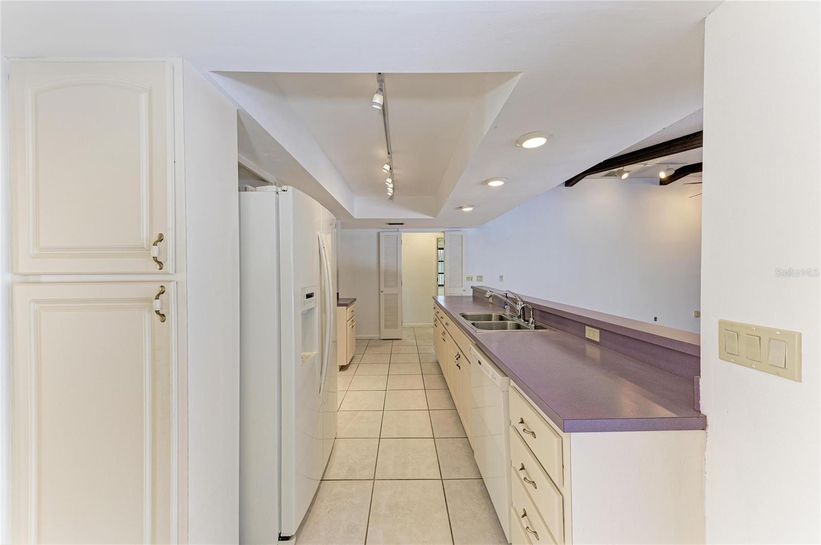 4242 DRYDEN CIR — photo 17