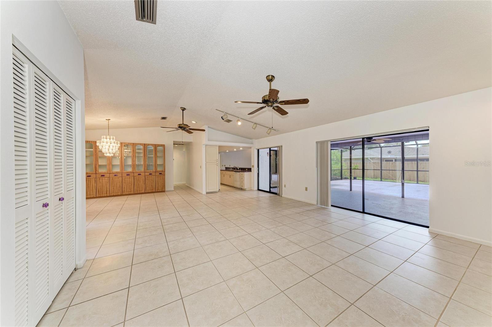 4242 DRYDEN CIR — photo 9