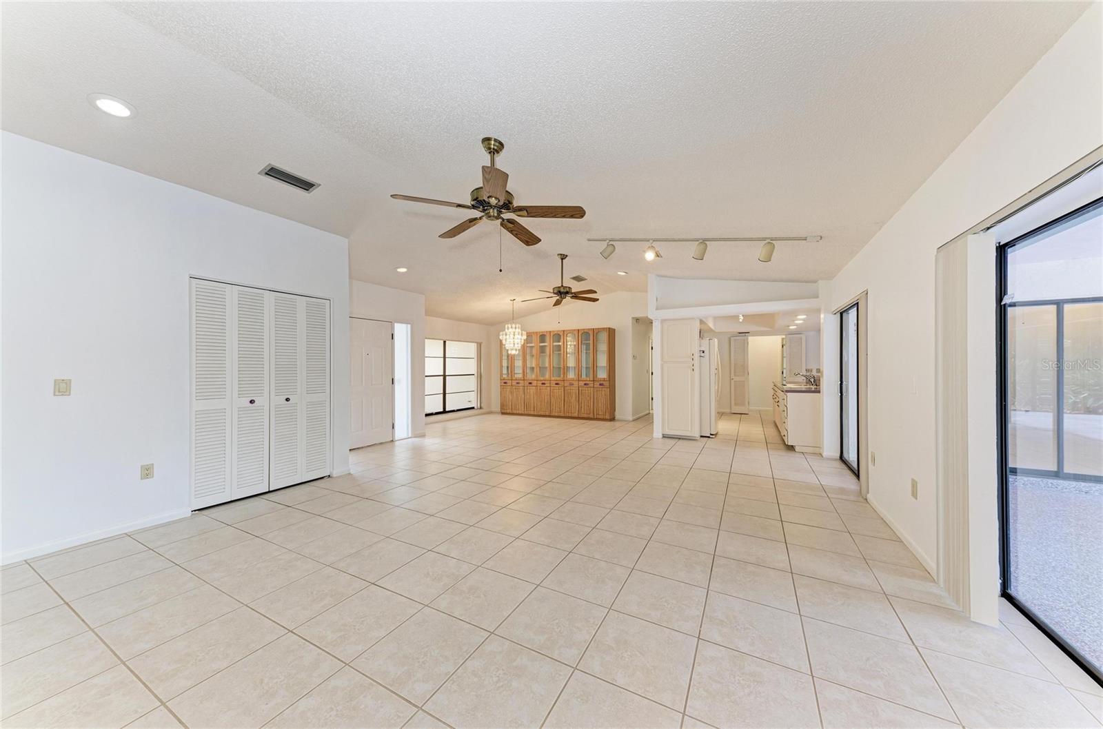 4242 DRYDEN CIR — photo 10