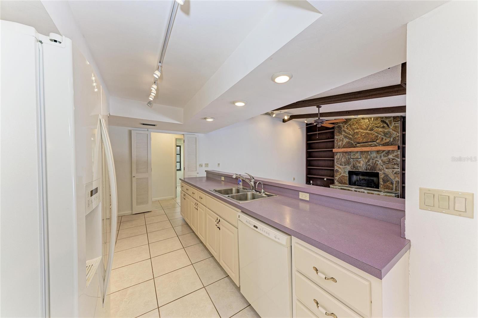 4242 DRYDEN CIR — photo 16