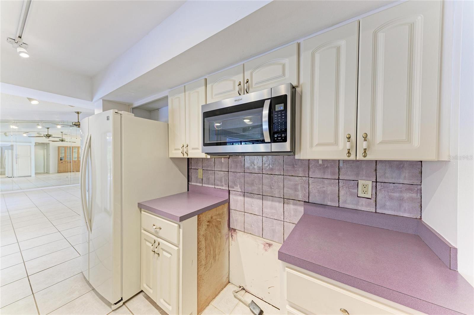 4242 DRYDEN CIR — photo 18