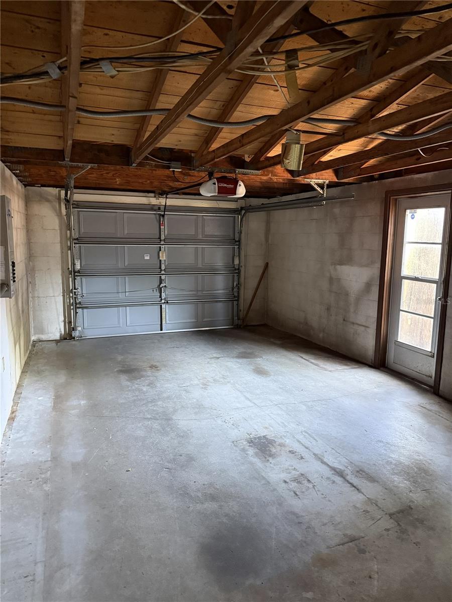 9401 GRAY FOX LN — photo 10