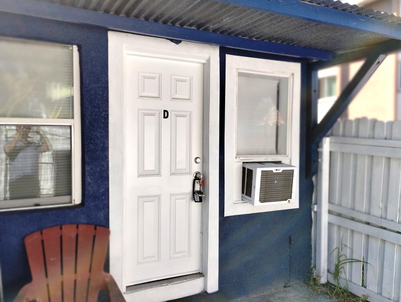 418 E AMELIA AVE #D — photo 2