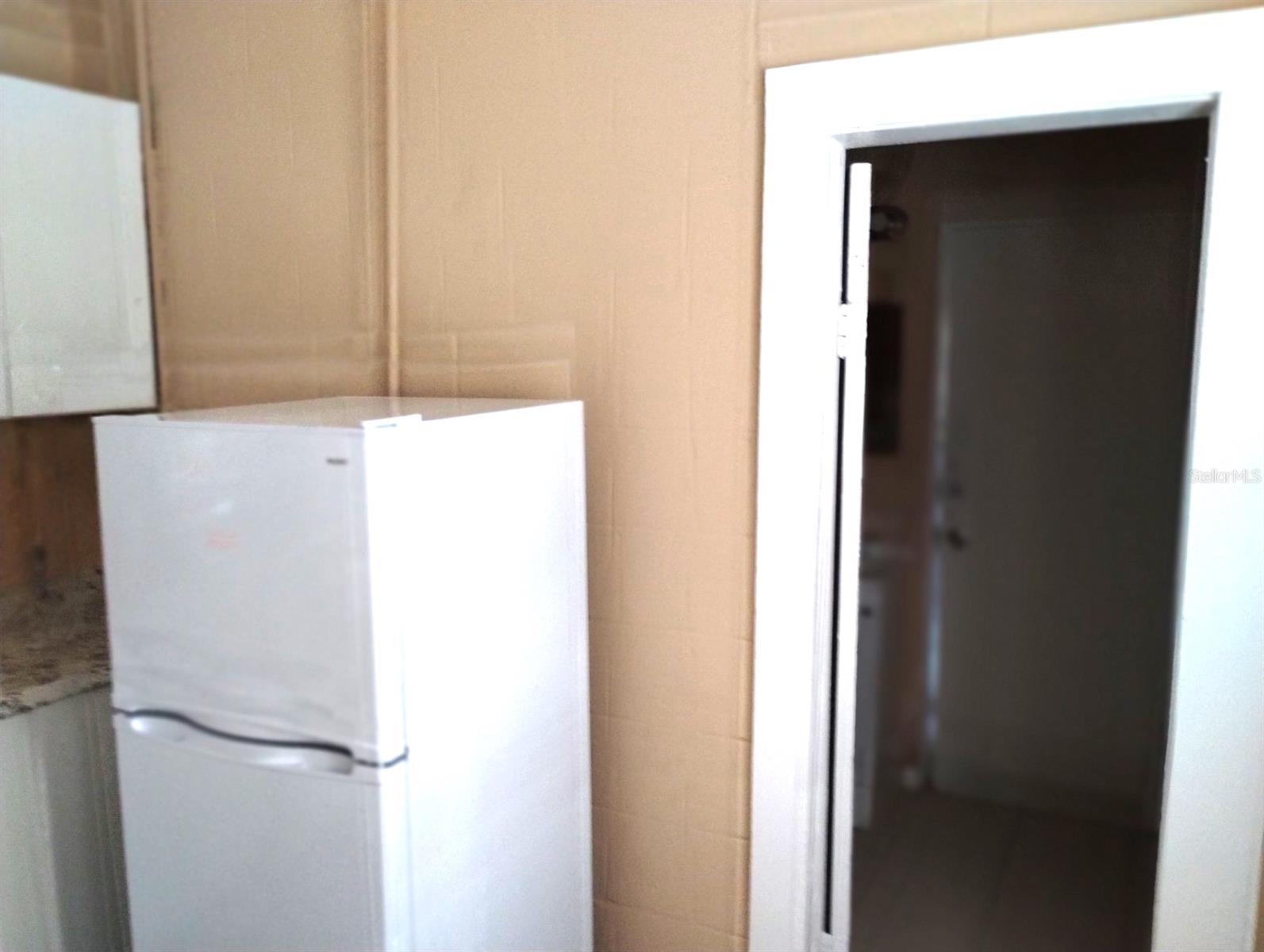 418 E AMELIA AVE #D — photo 14
