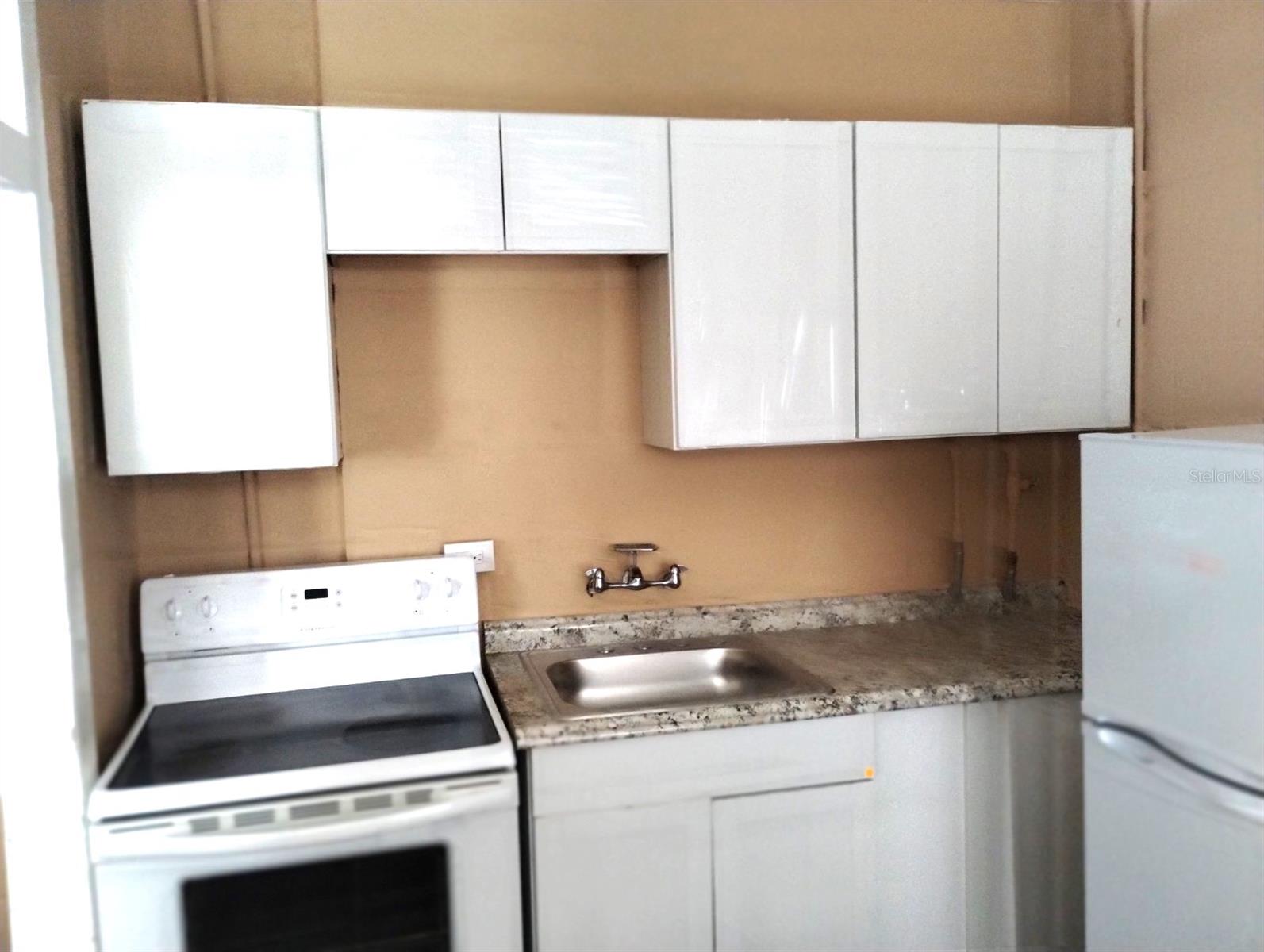 418 E AMELIA AVE #D — photo 13