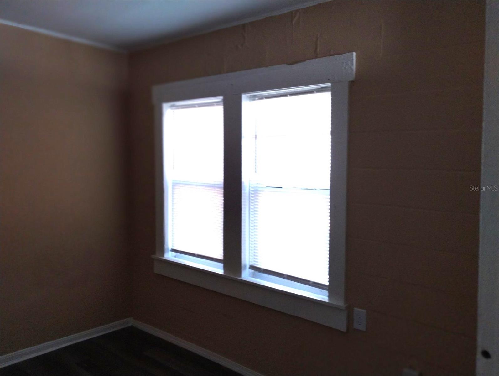 418 E AMELIA AVE #D — photo 11