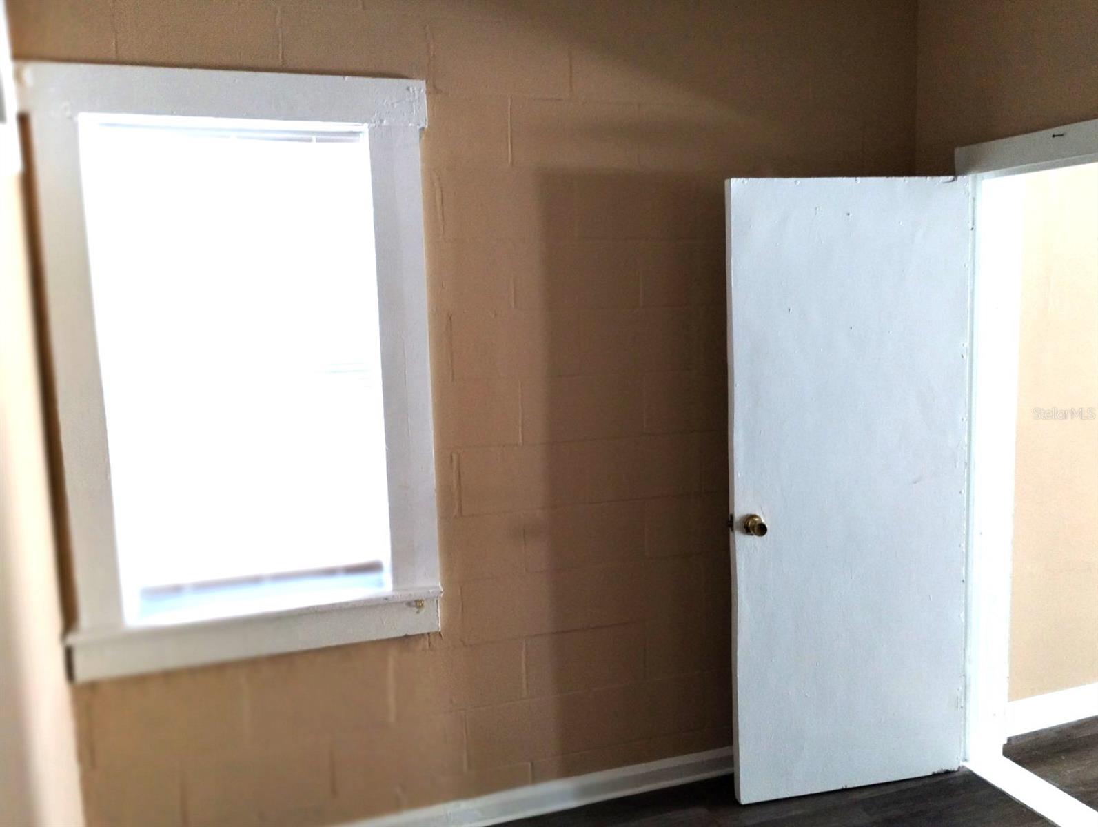 418 E AMELIA AVE #D — photo 9