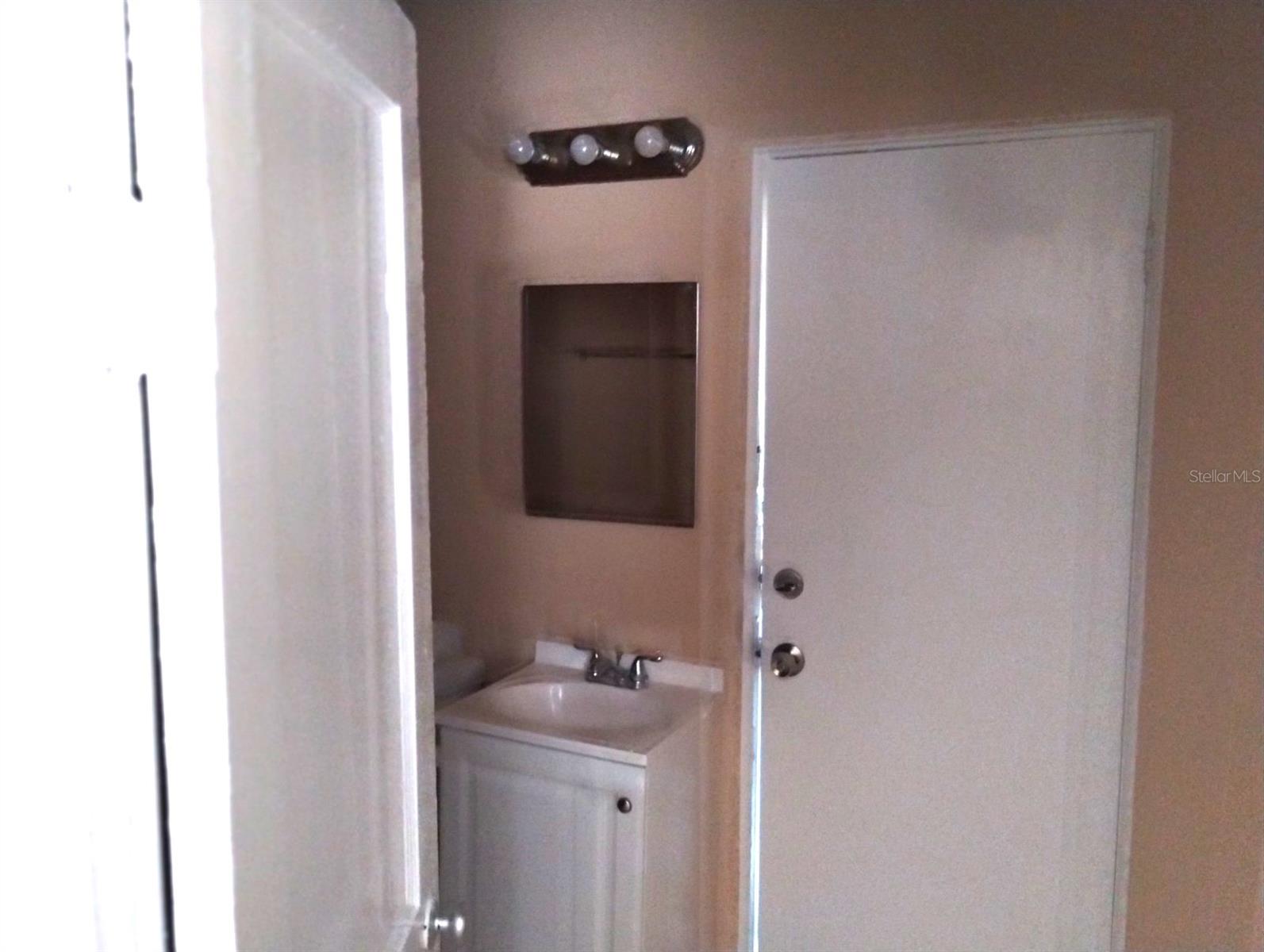 418 E AMELIA AVE #D — photo 15