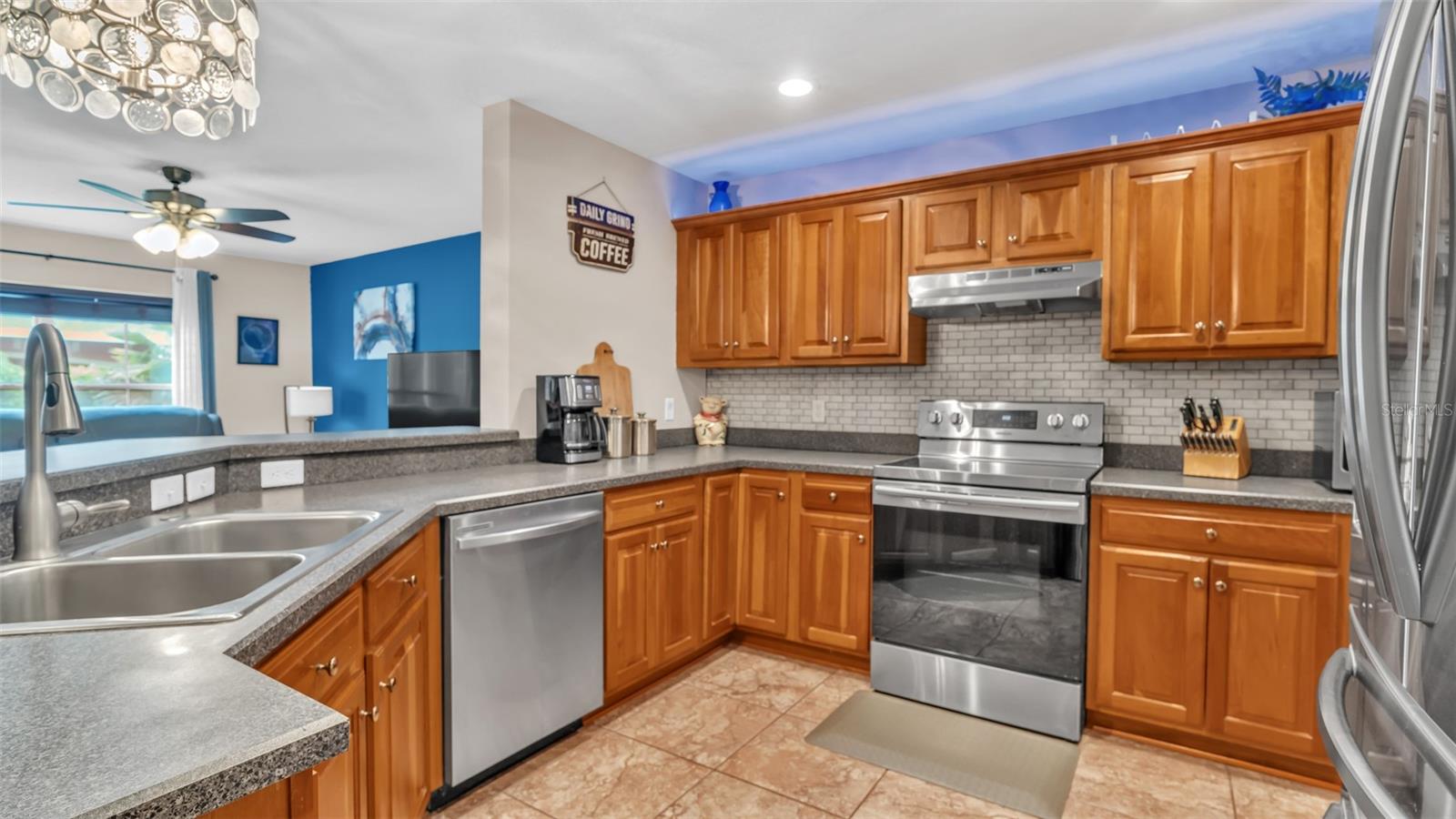 2523 WHITE SAND LN — photo 10