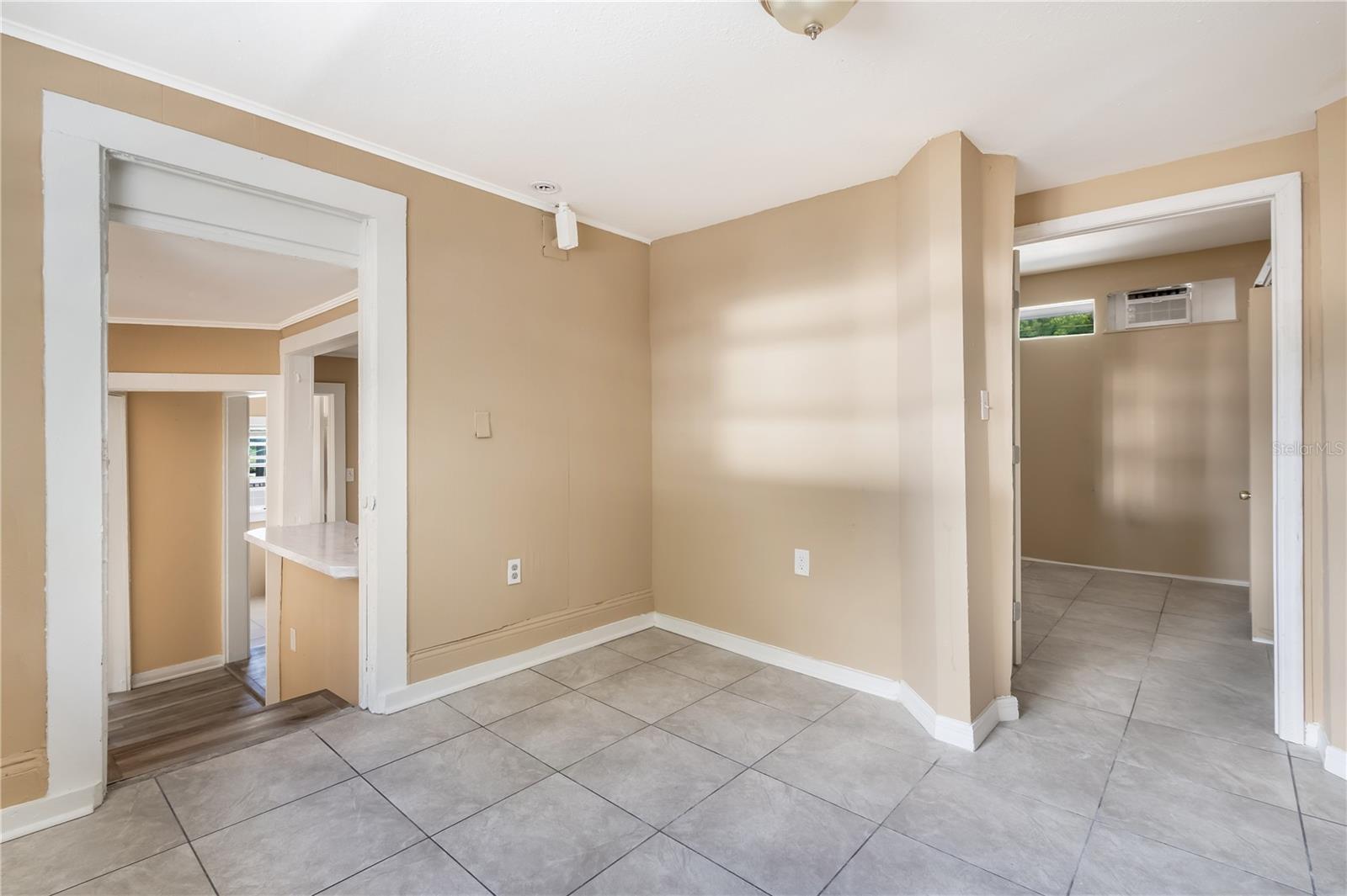 418 E AMELIA AVE #G — photo 17