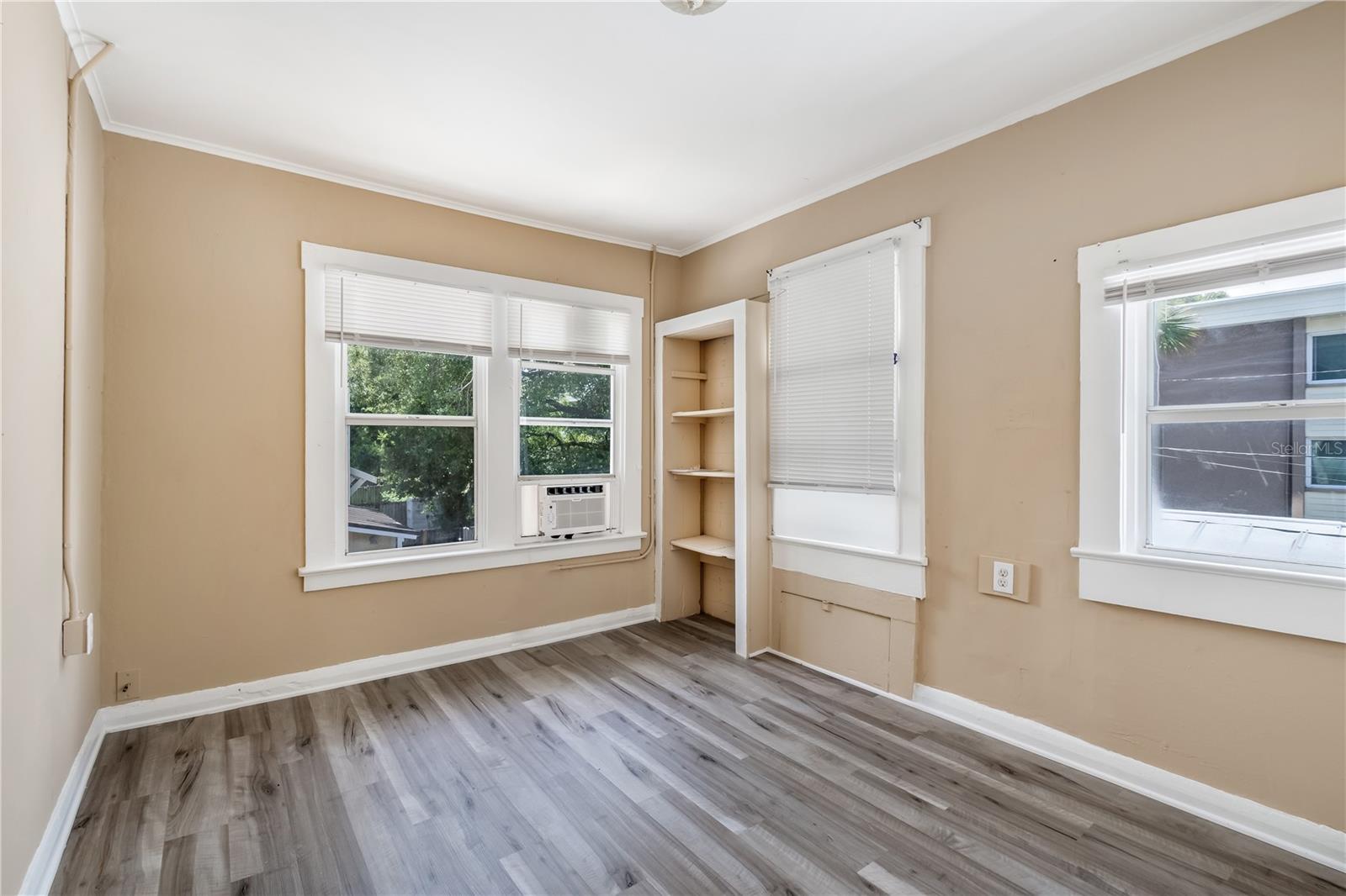 418 E AMELIA AVE #G — photo 9