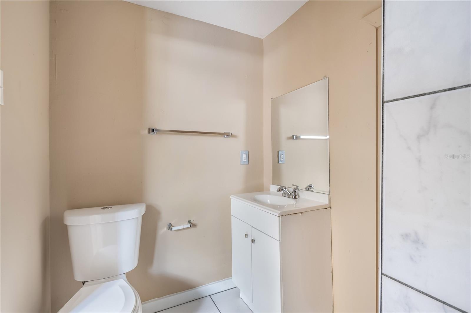 418 E AMELIA AVE #G — photo 15