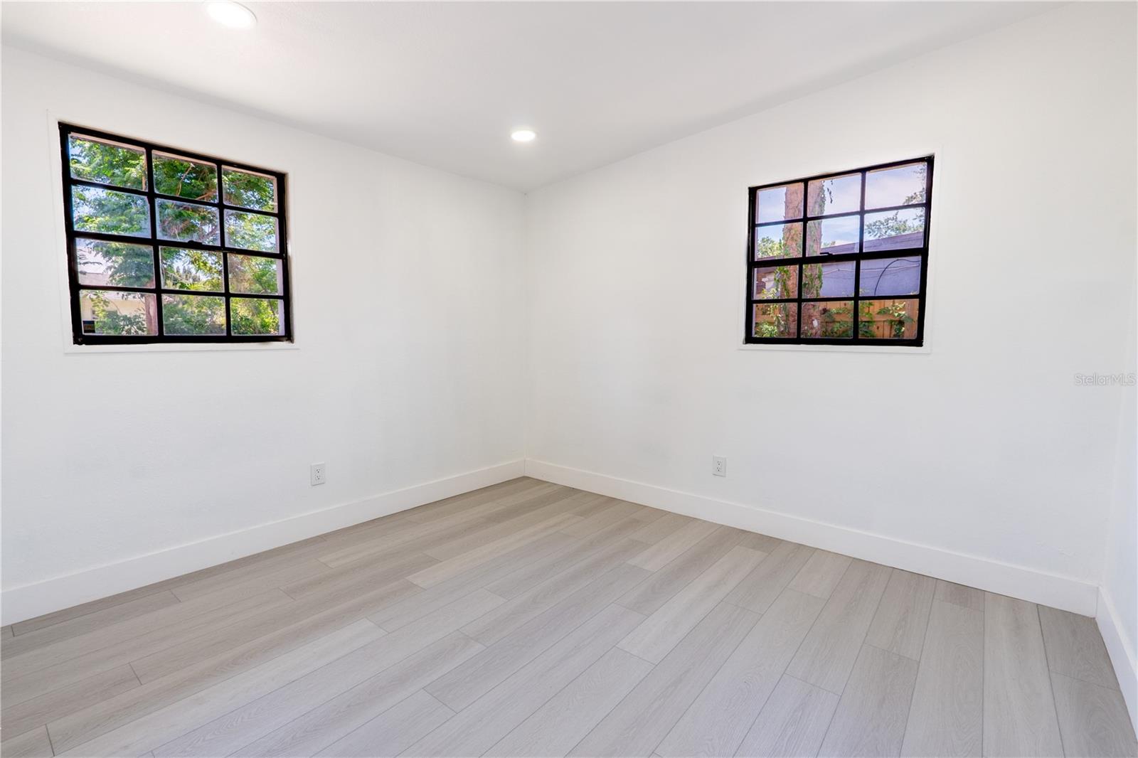 4112 W FAIRVIEW HTS — photo 15