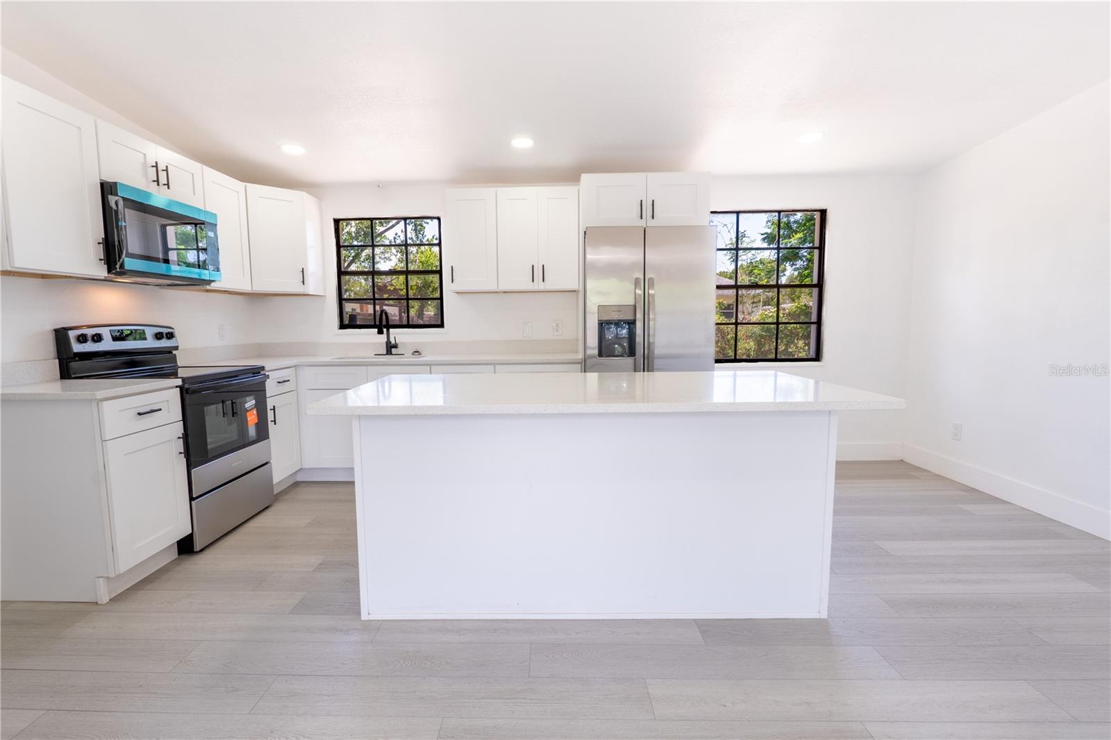 4112 W FAIRVIEW HTS — photo 8