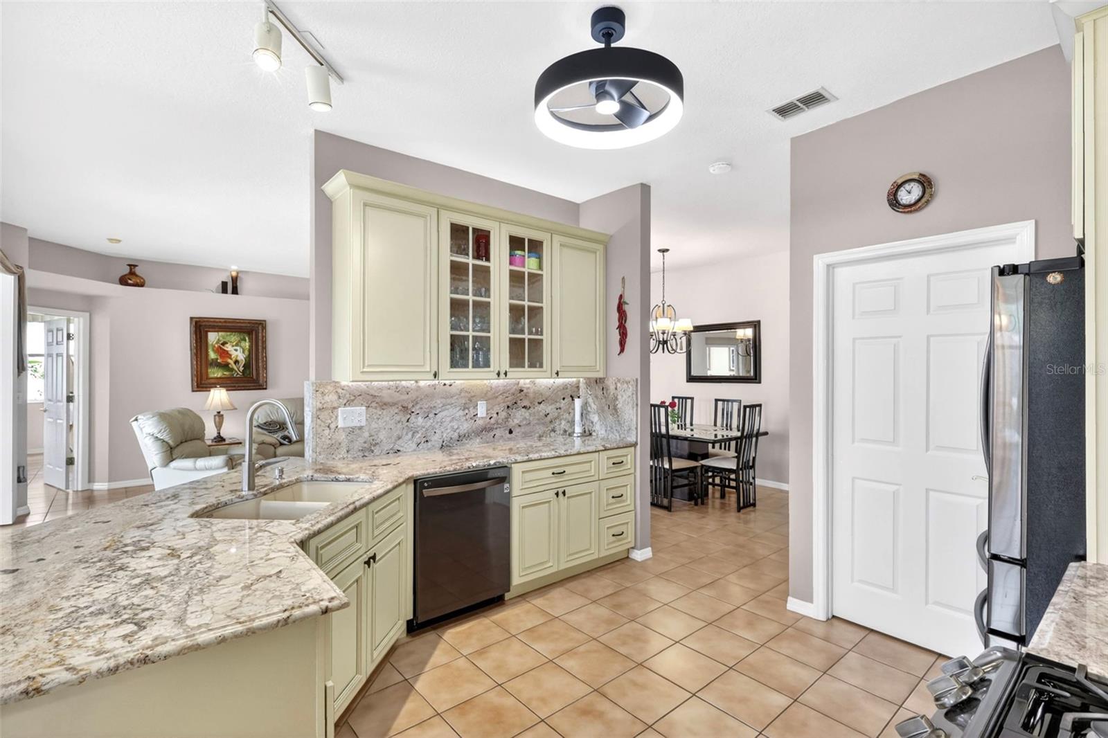 5425 MATTHEW CT — photo 25