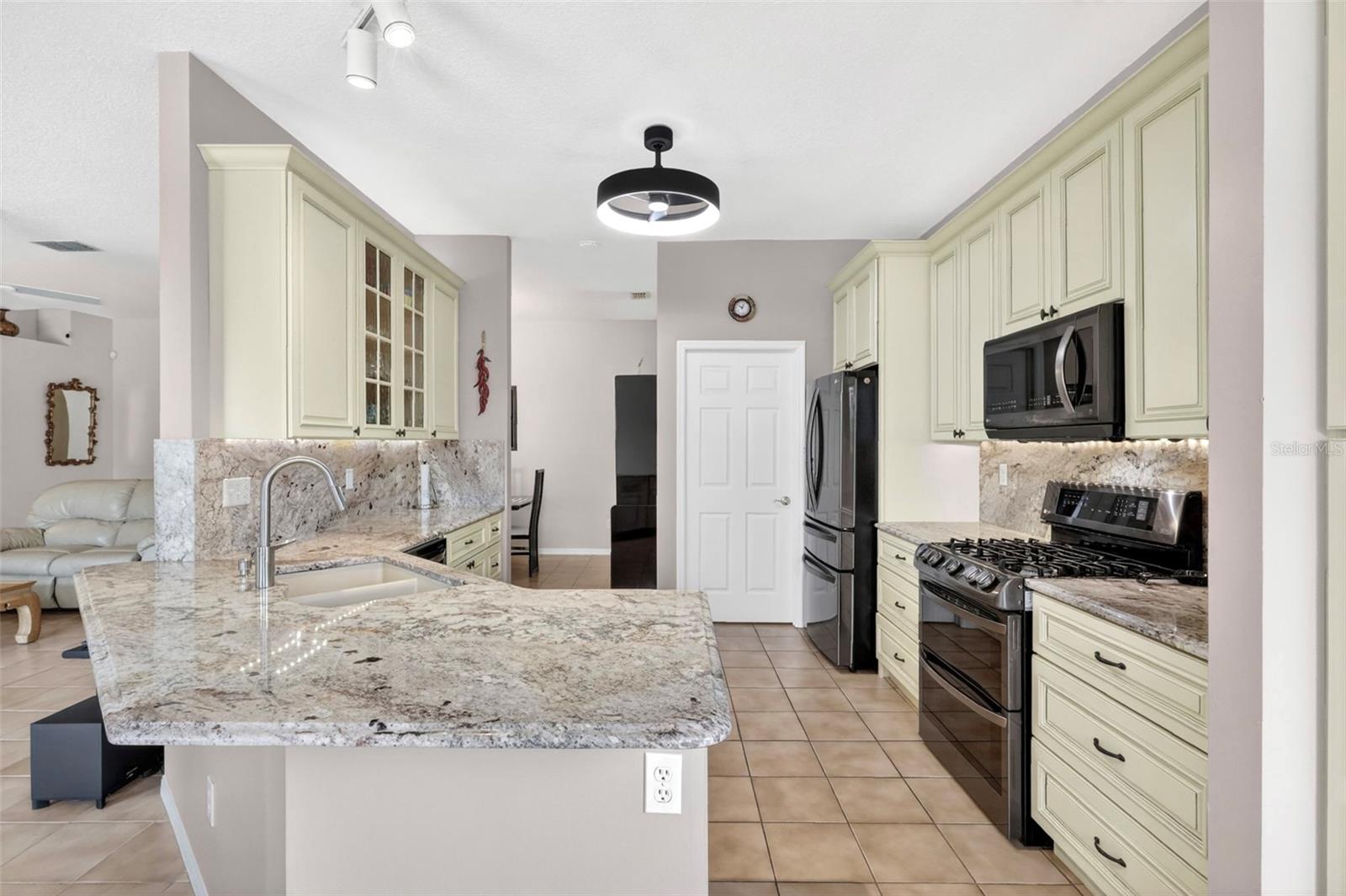 5425 MATTHEW CT — photo 24