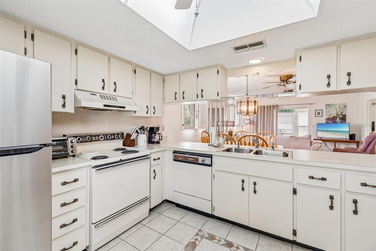 7725 DANUBE DR #0000 — photo 13