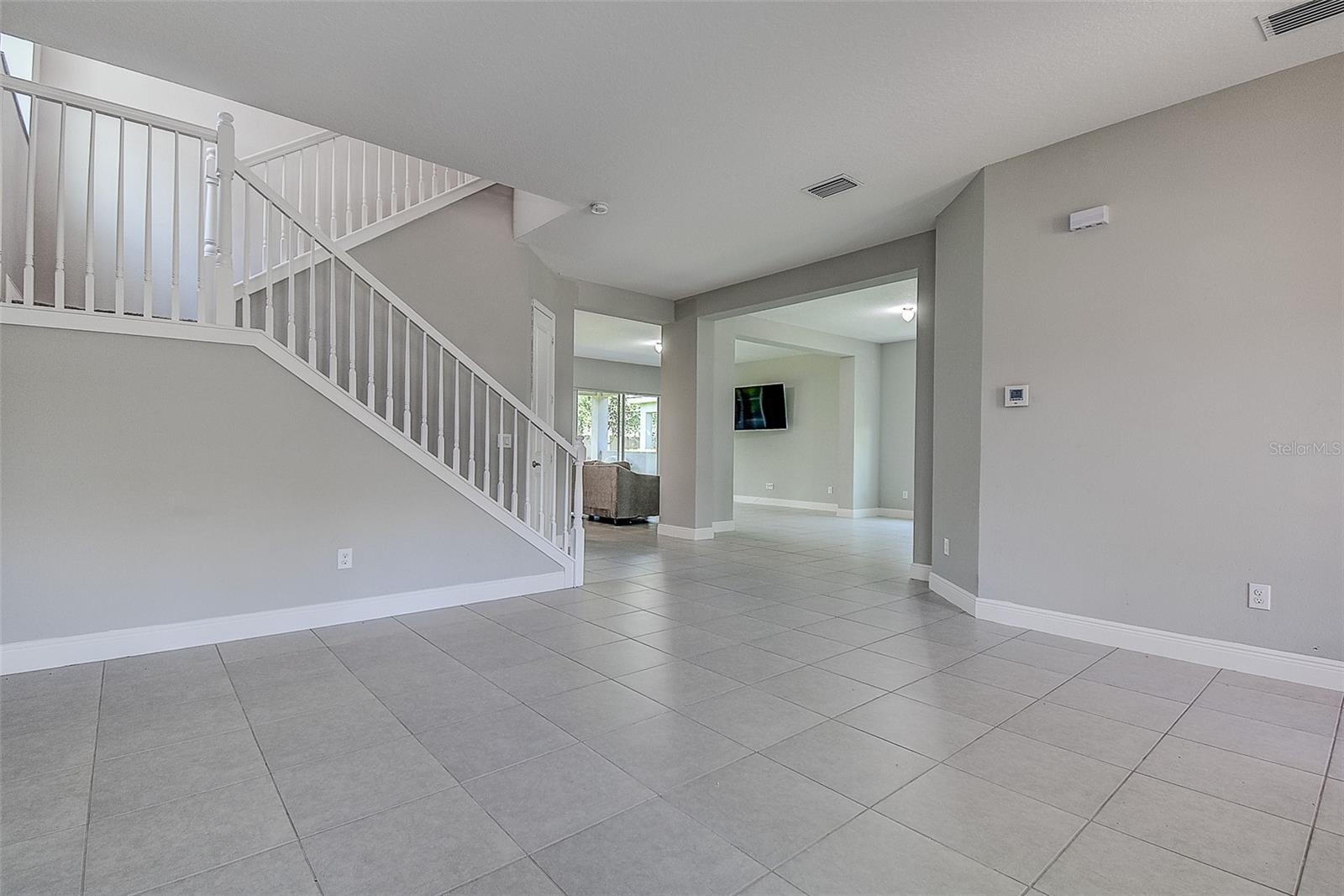 30932 LINDENTREE DR — photo 11