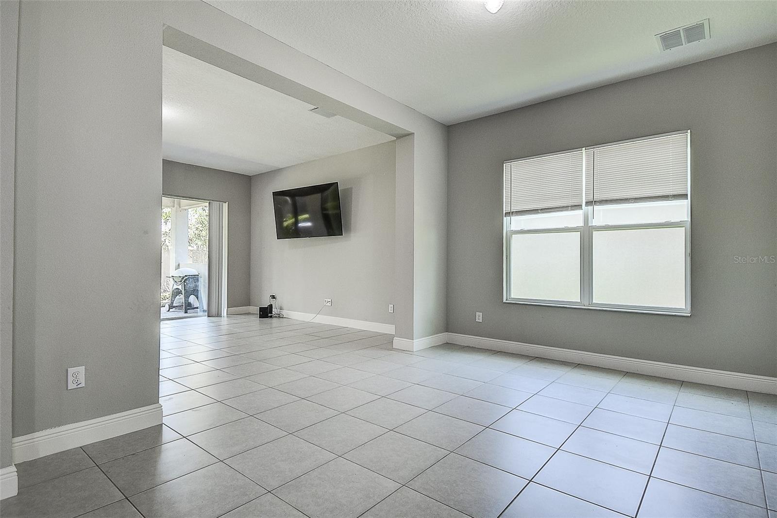 30932 LINDENTREE DR — photo 13