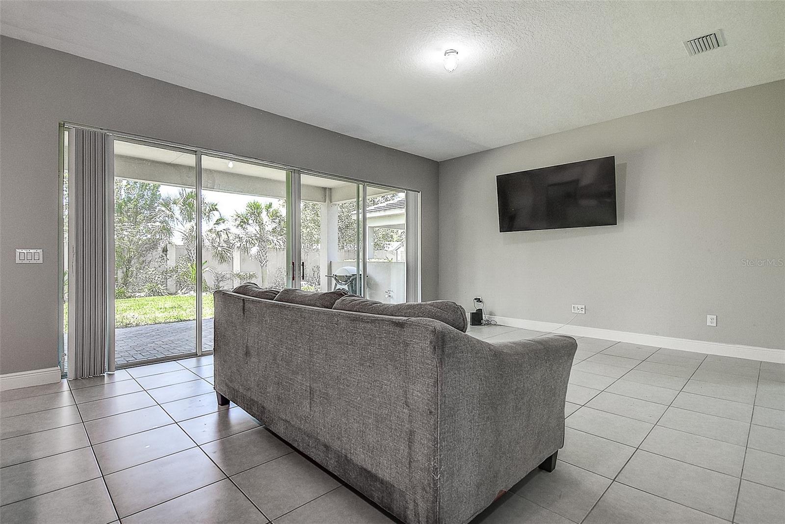 30932 LINDENTREE DR — photo 16