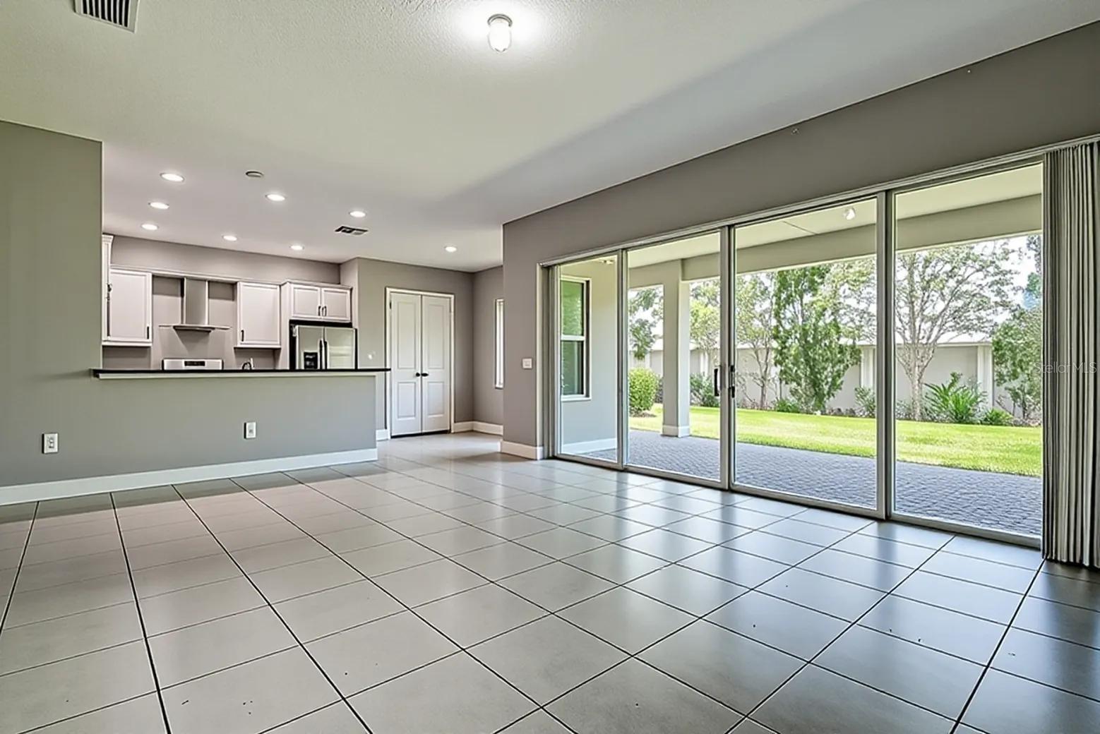 30932 LINDENTREE DR — photo 17