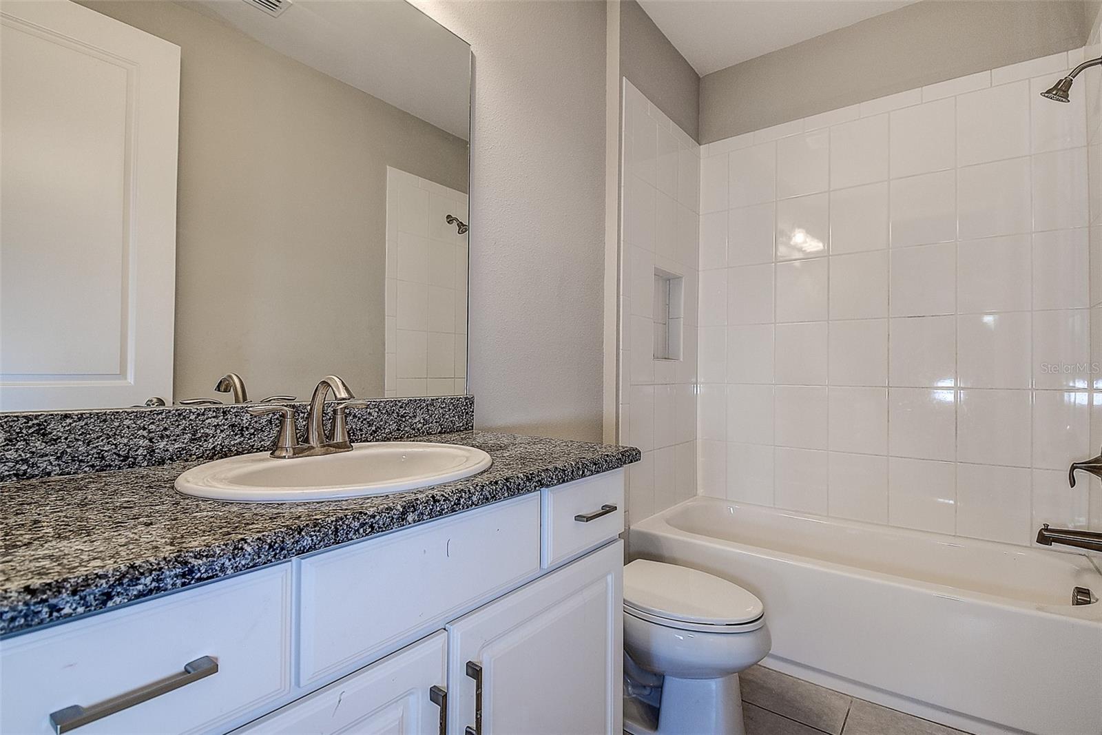 30932 LINDENTREE DR — photo 39