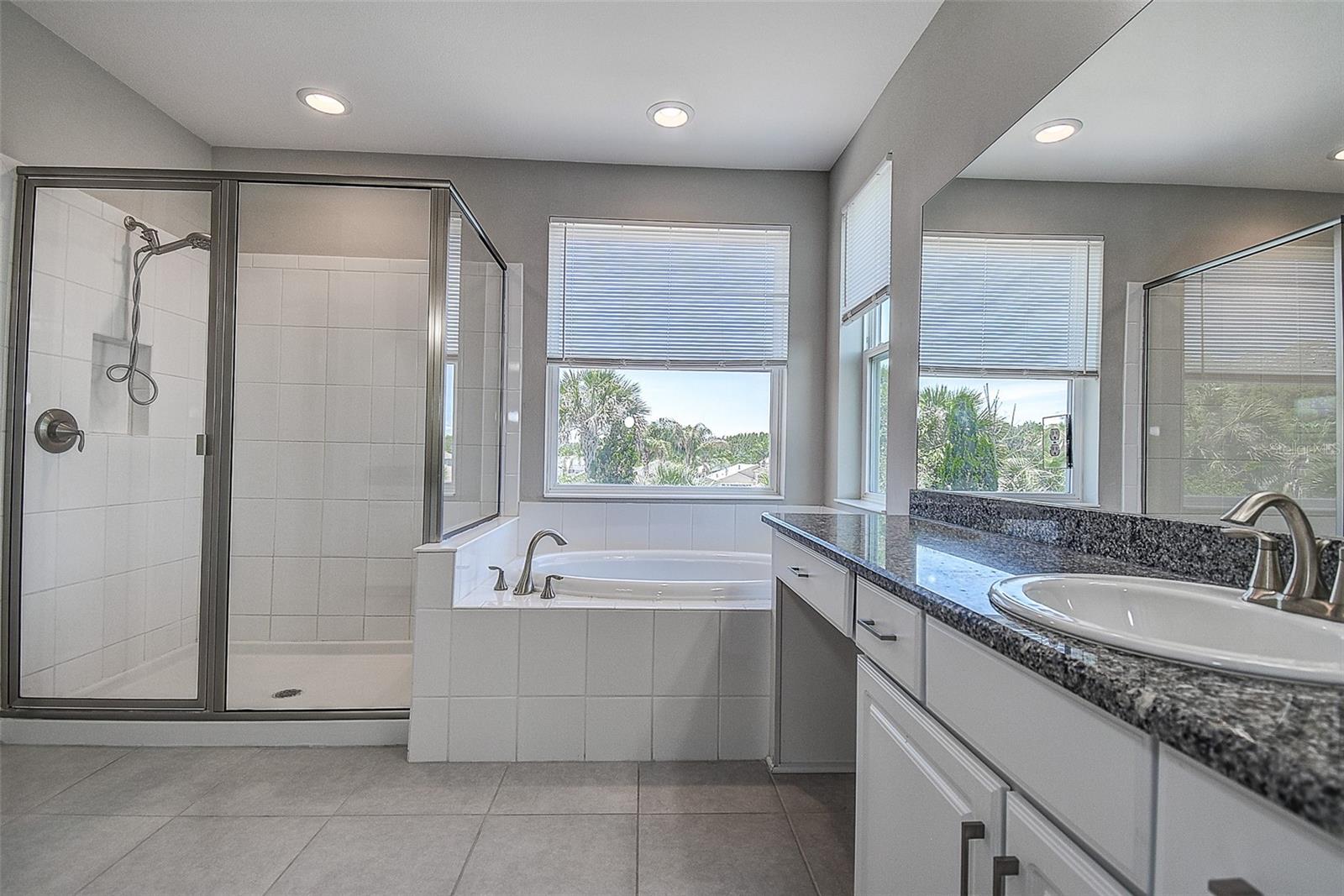 30932 LINDENTREE DR — photo 34