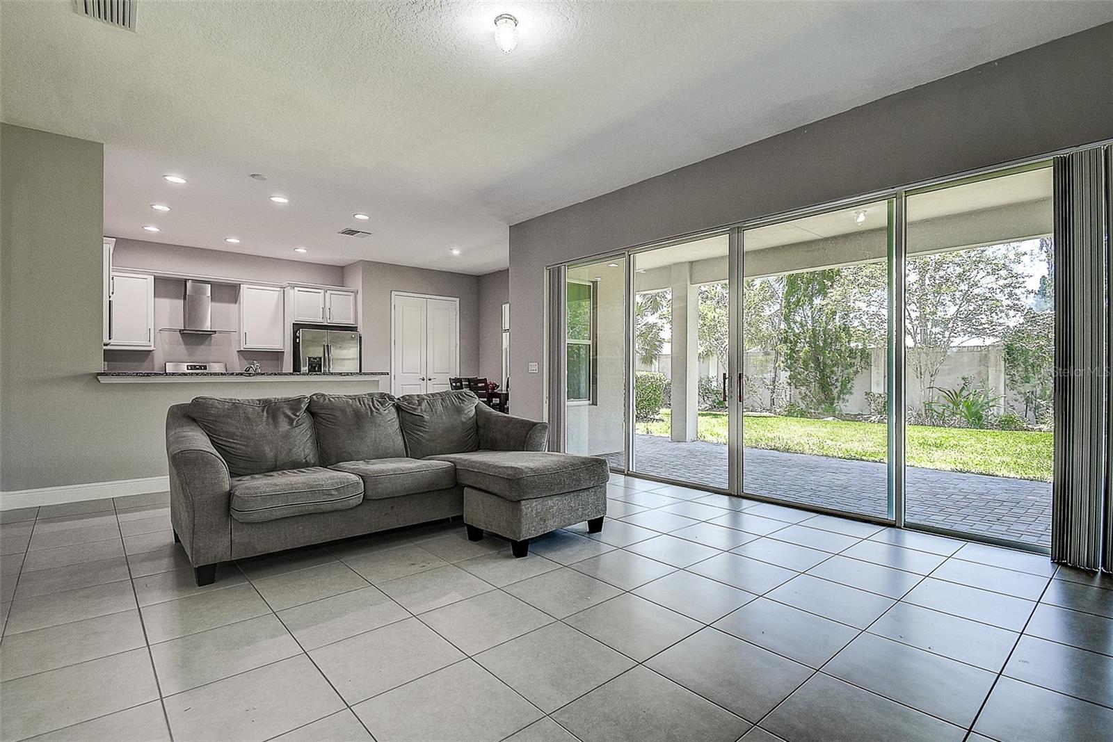 30932 LINDENTREE DR — photo 18
