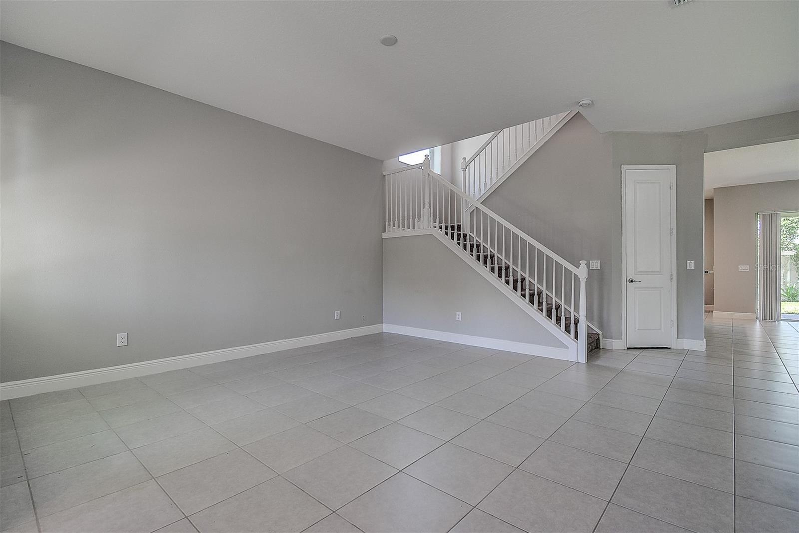 30932 LINDENTREE DR — photo 10