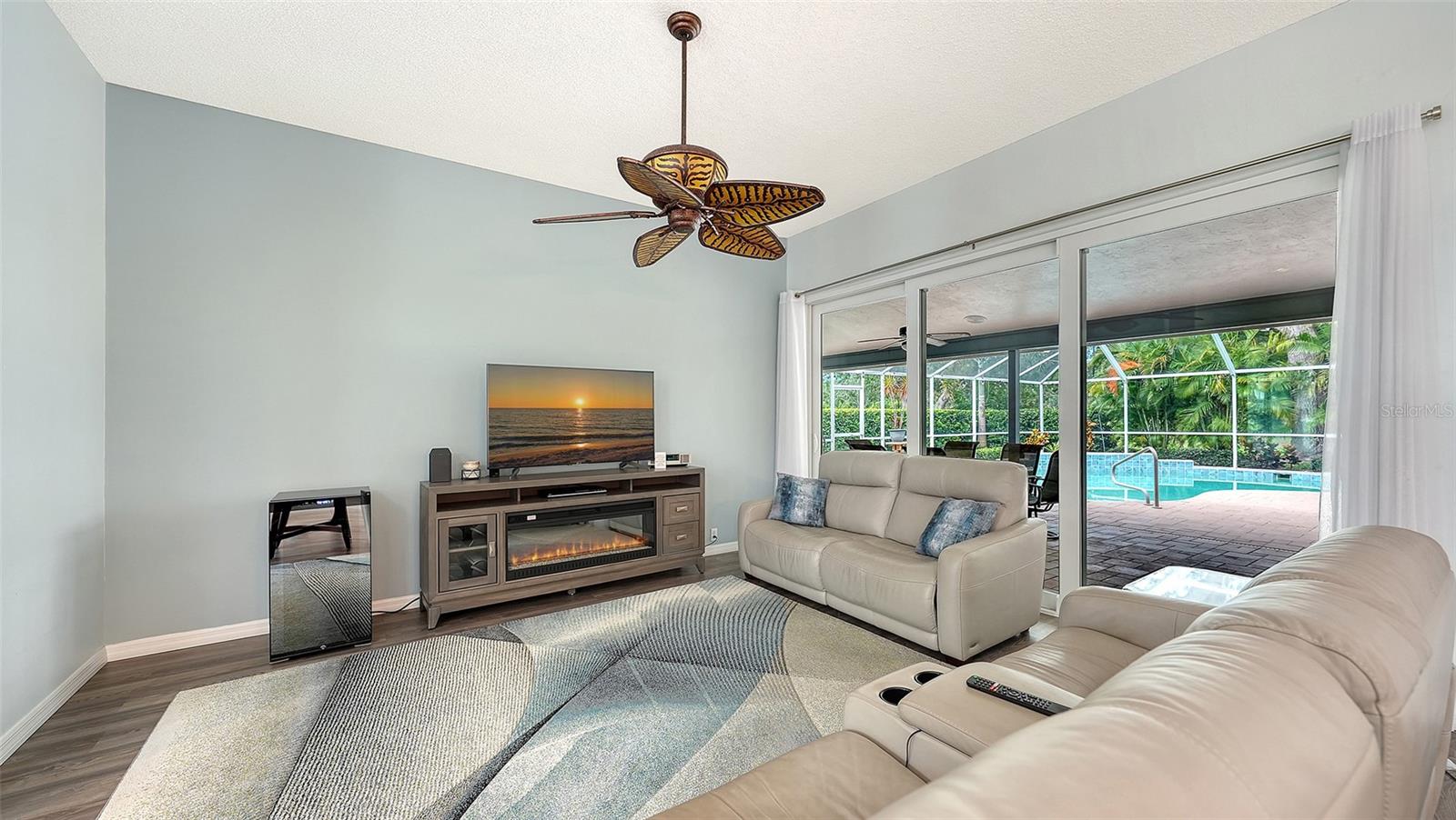 4391 MAPLEWOOD LN — photo 8