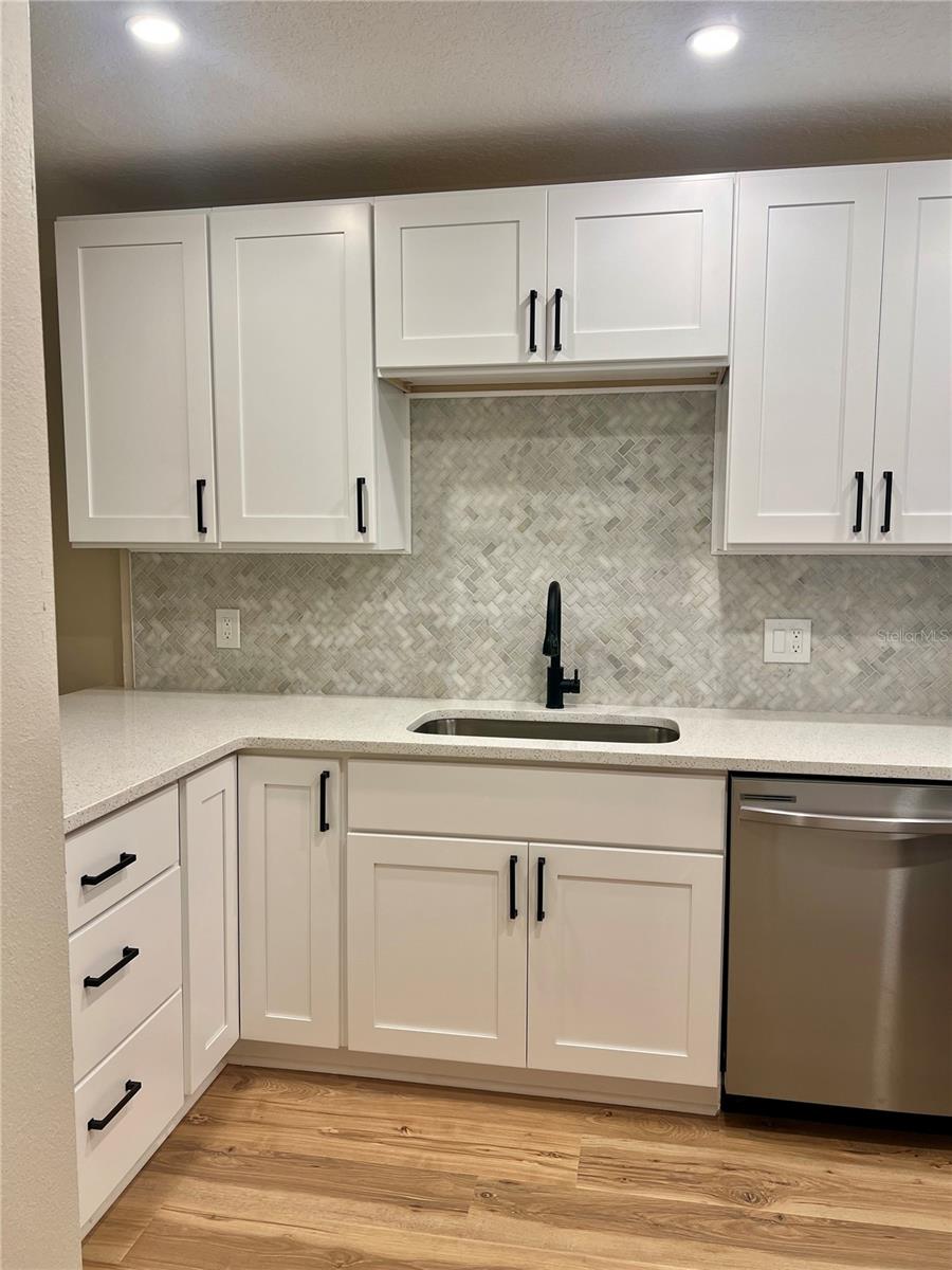 3819 N OAK DR #I42 — photo 9