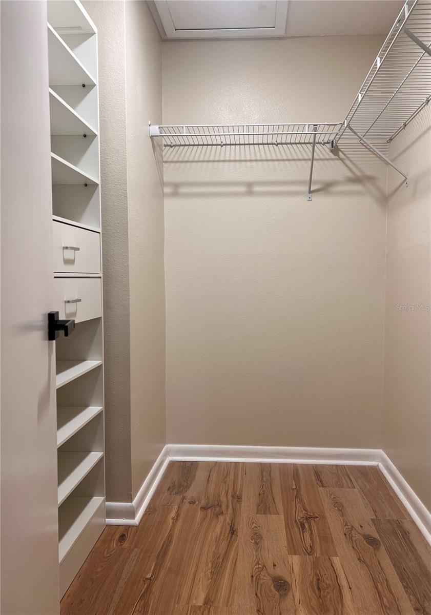 3819 N OAK DR #I42 — photo 16