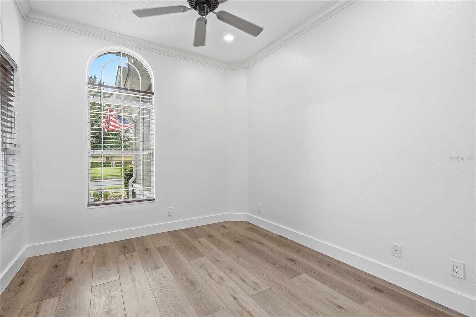 23534 GRACEWOOD CIR — photo 37