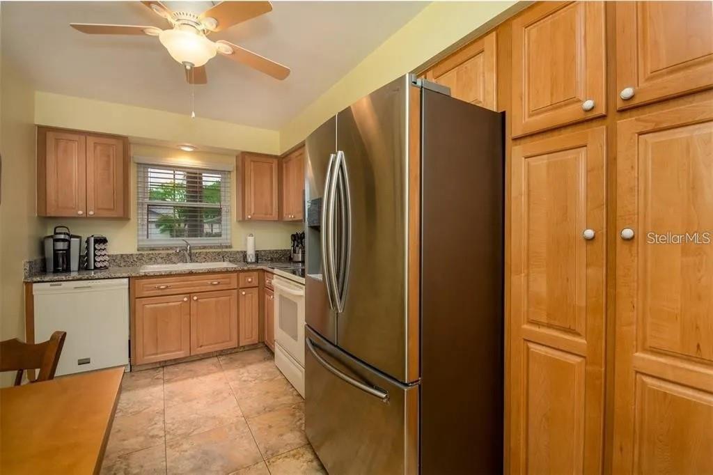 999 GILLESPIE DR — photo 4