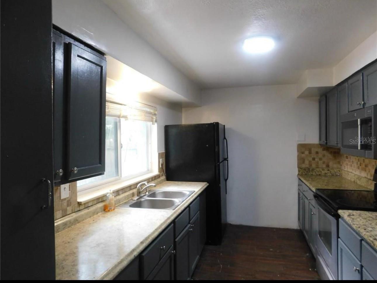 1379 S MARTIN LUTHER KING JR AVE — photo 9