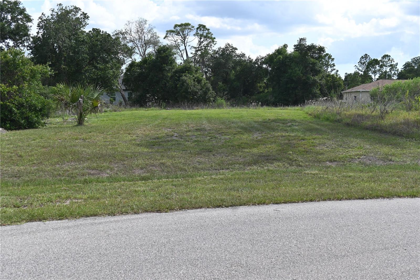 CHARMER LN — photo 4