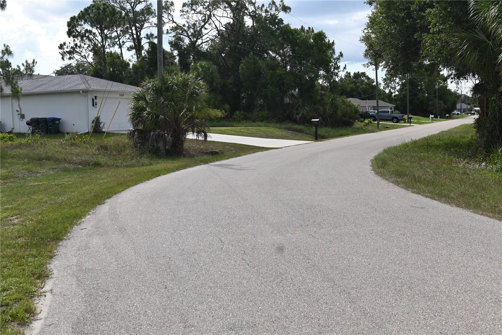 CHARMER LN — photo 8