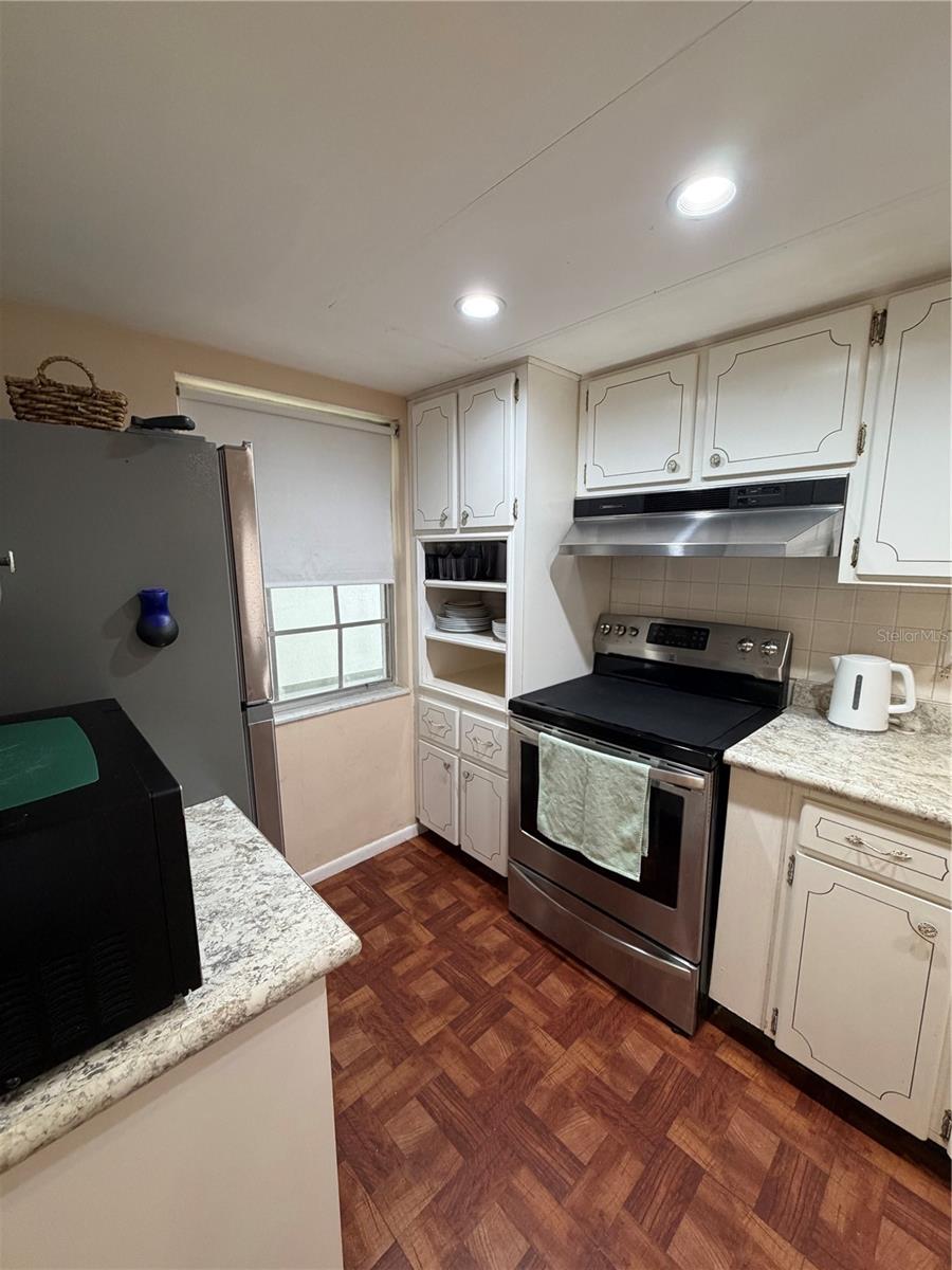 200 GLENNES LN #114 — photo 7