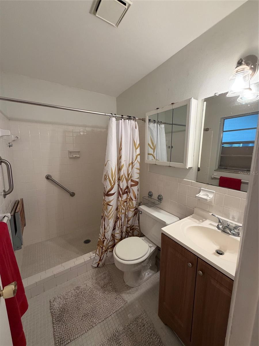 200 GLENNES LN #114 — photo 31