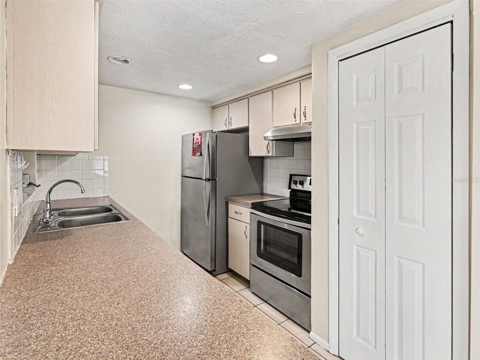 3609 TRUMAN DR — photo 4