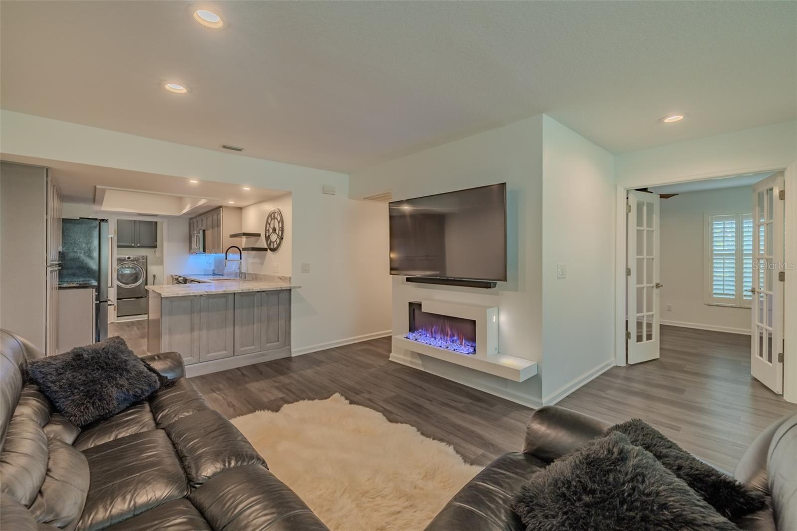 911 GOLFVIEW WOODS DR — photo 14