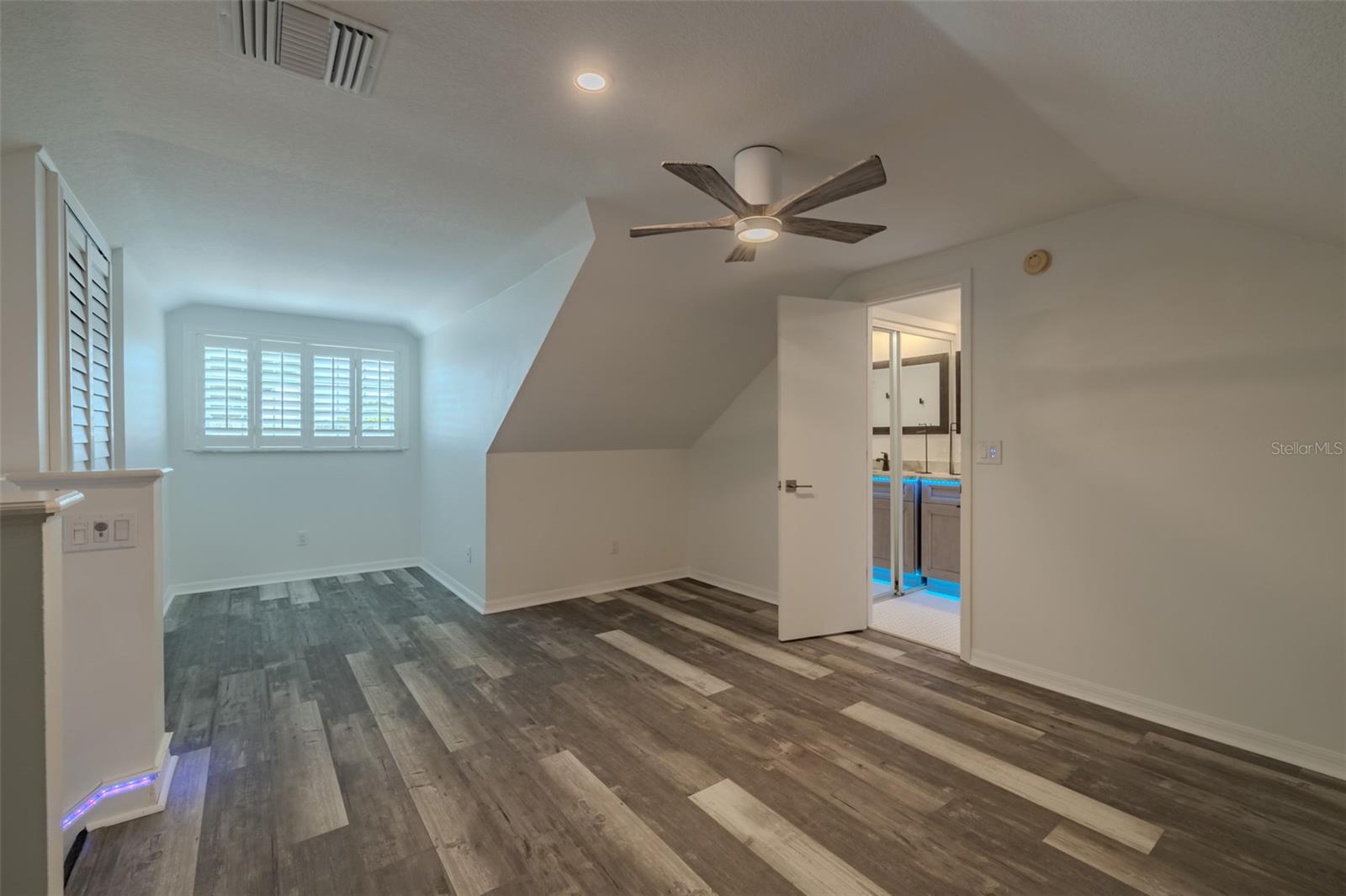 911 GOLFVIEW WOODS DR — photo 37