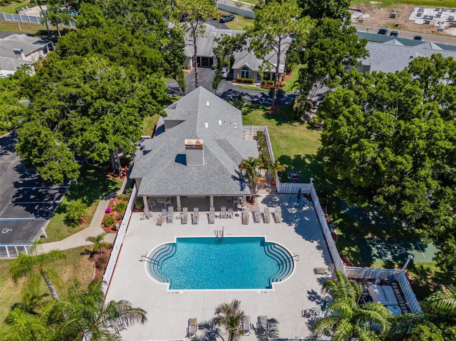 911 GOLFVIEW WOODS DR — photo 48