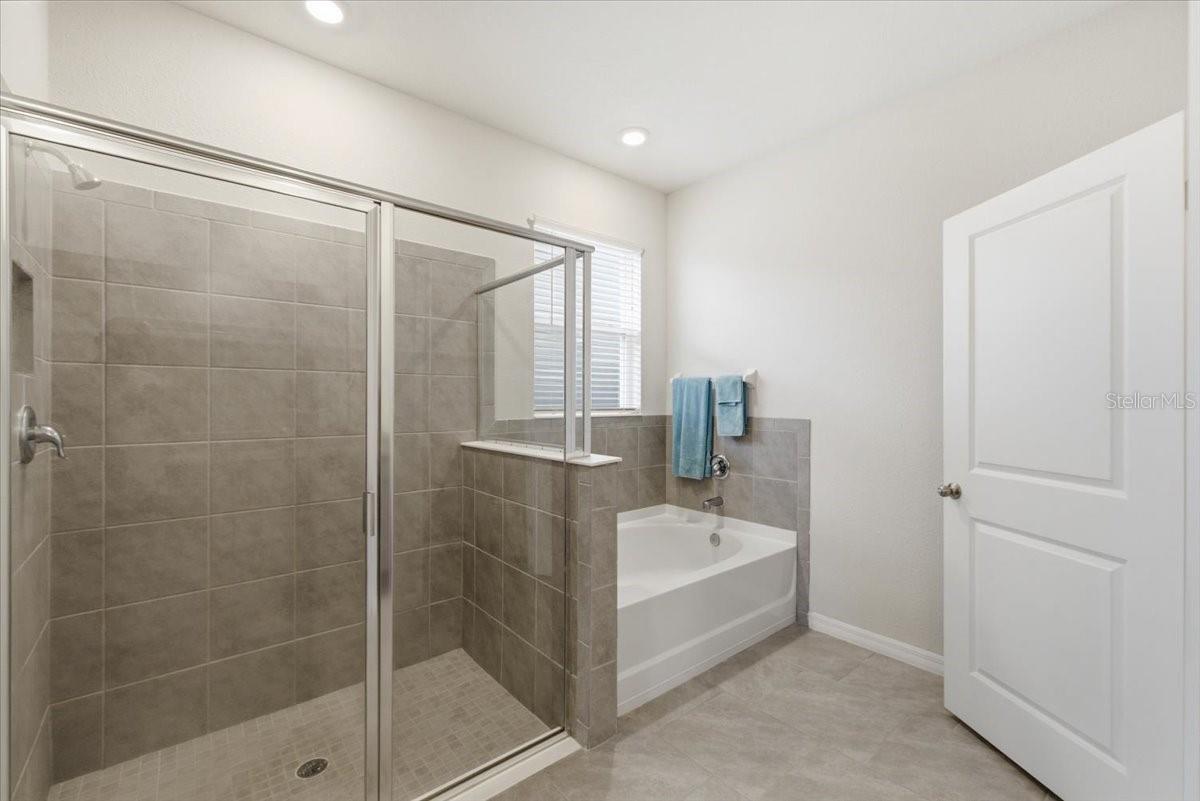 1413 TROPICAL OASIS AVE — photo 16
