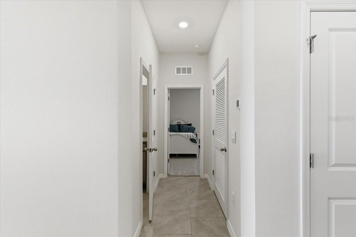 1413 TROPICAL OASIS AVE — photo 21
