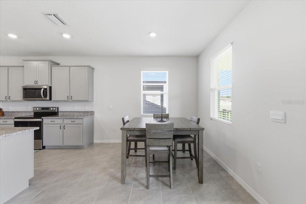 1413 TROPICAL OASIS AVE — photo 10