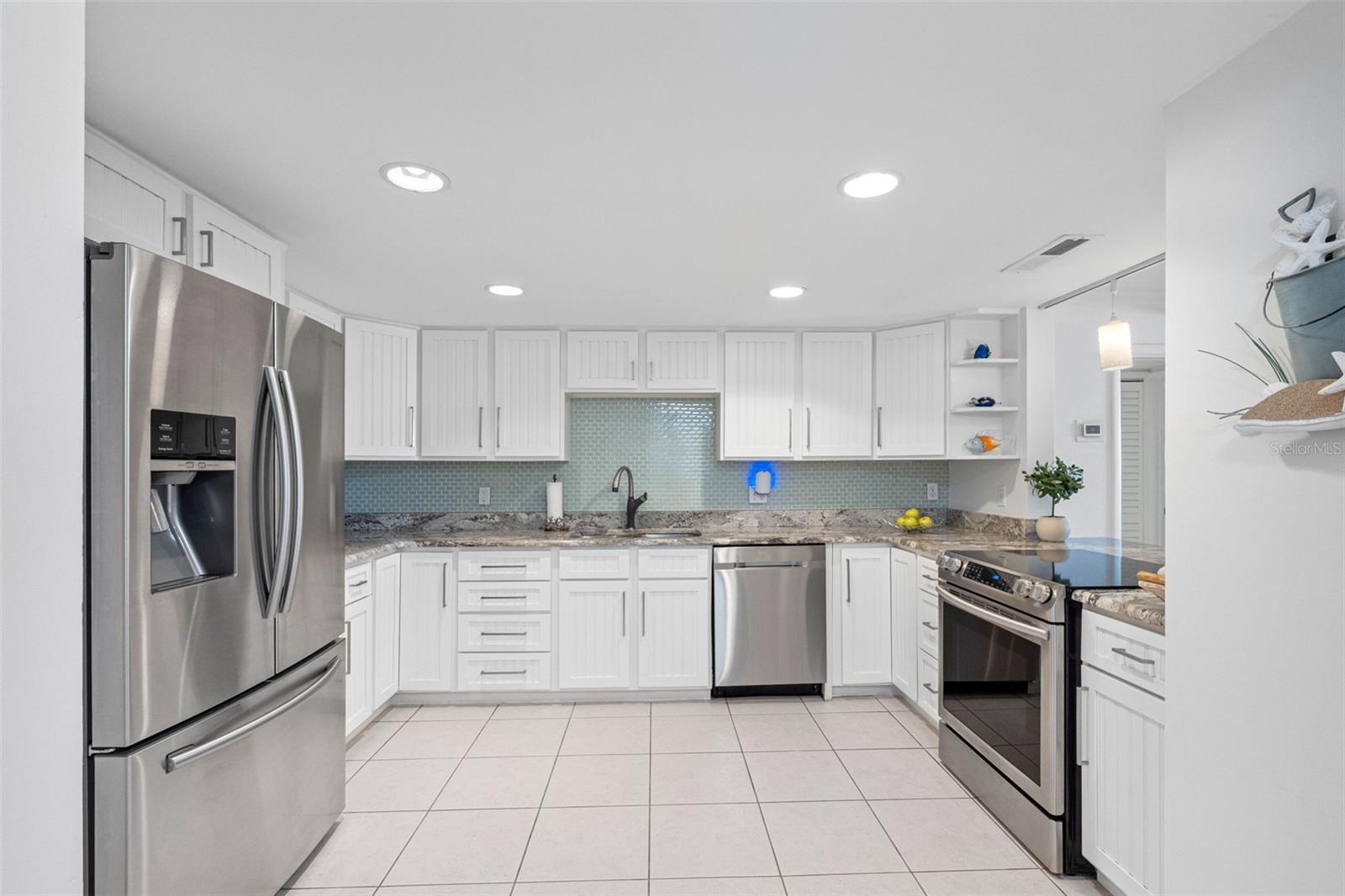 17920 GULF BLVD #302 — photo 7