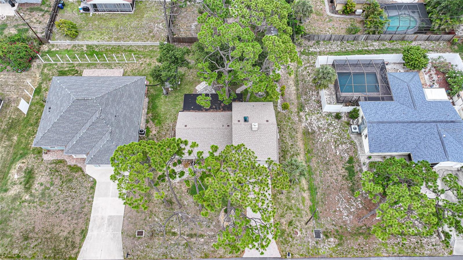 2631 FIESTA DR — photo 42