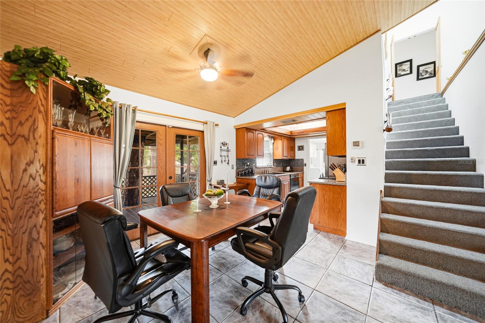 2631 FIESTA DR — photo 9