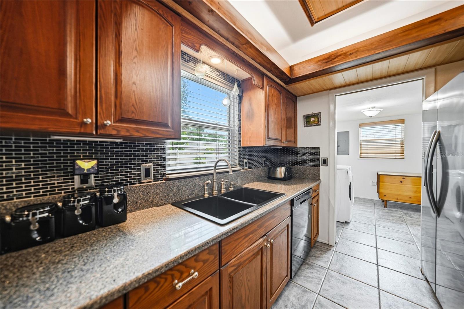2631 FIESTA DR — photo 15